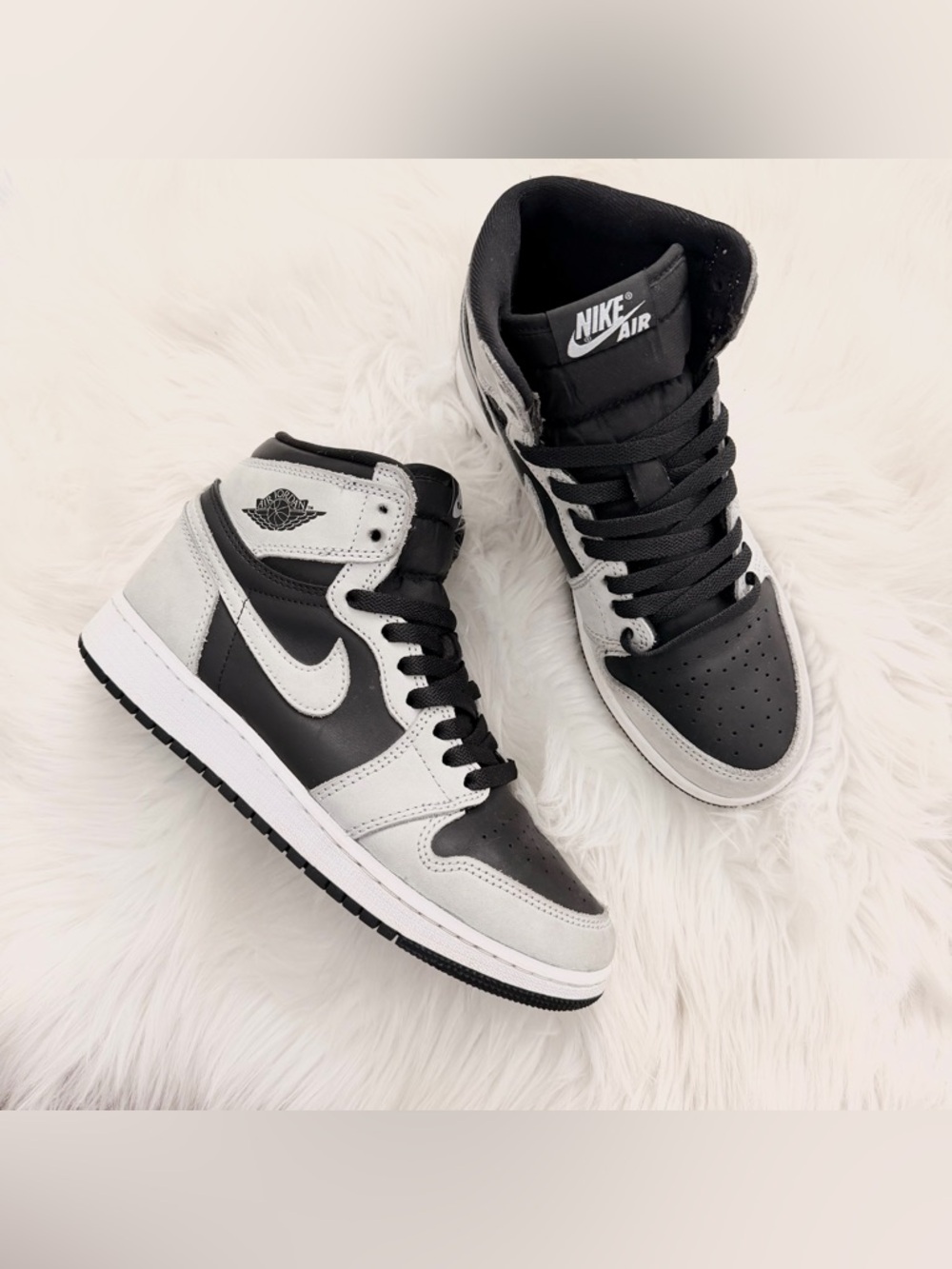 Jordan Retro 1 High OG ‘Shadow 2.0’ - Picture 8 of 9
